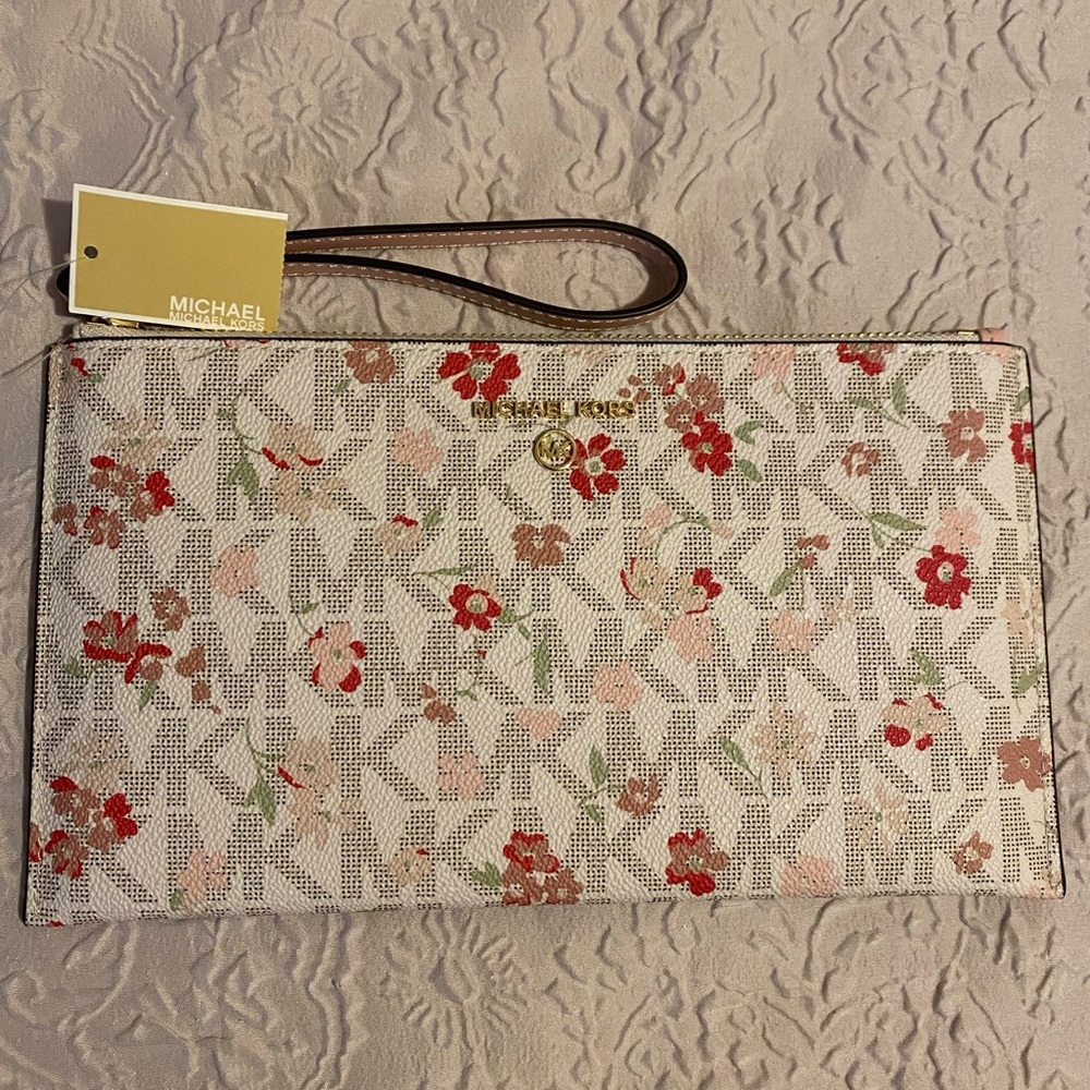 NWT Michael Kors Large Jet Set Wrislet